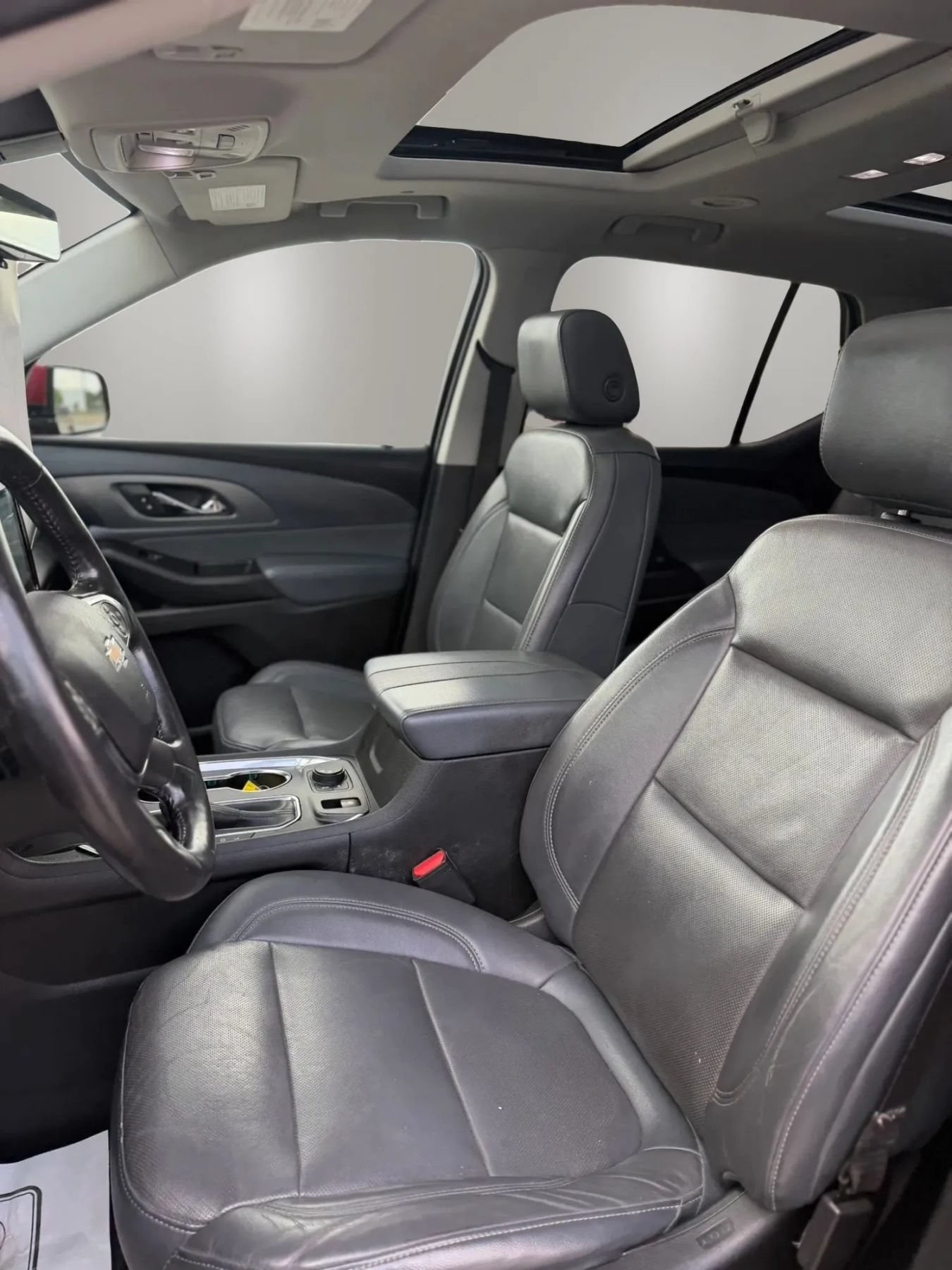 Used 2018 Chevrolet Traverse Premier w/ Driver Confidence II Package FWD image 10