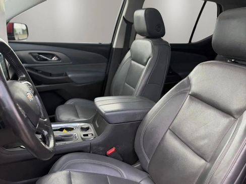 Used 2018 Chevrolet Traverse Premier w/ Driver Confidence II Package FWD image 10