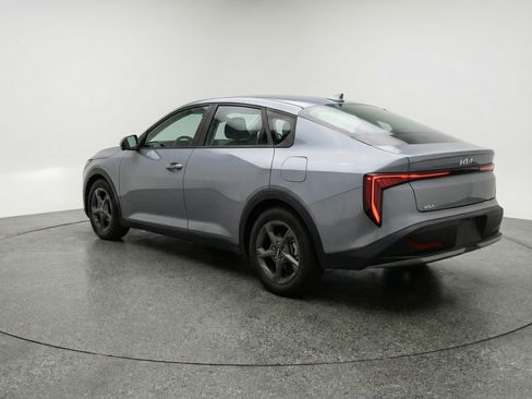 Used 2025 Kia K4 LXS image 6