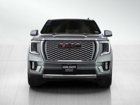 Used 2023 GMC Yukon XL Denali w/ Denali Reserve Package image 8