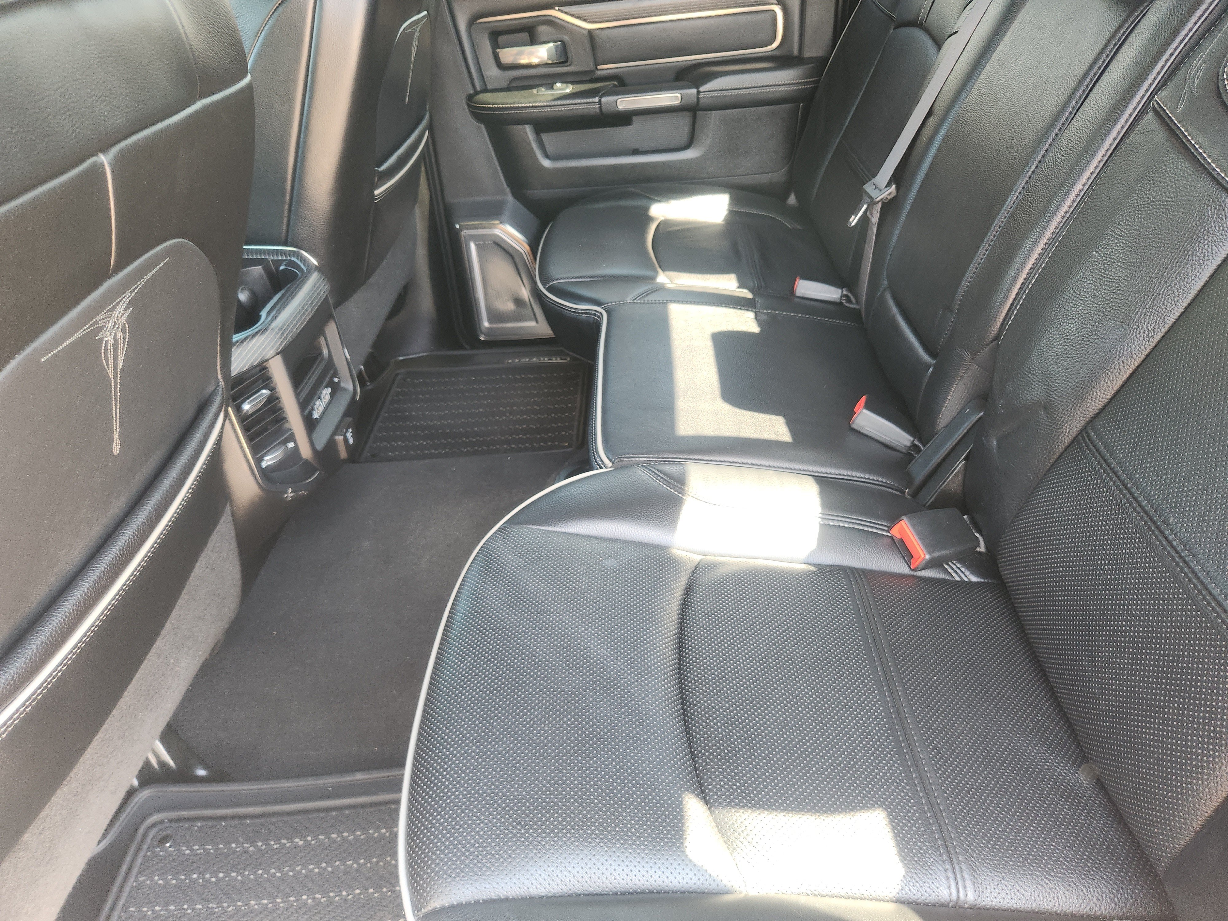 Used 2019 RAM 2500 Limited AWD/4WD image 30