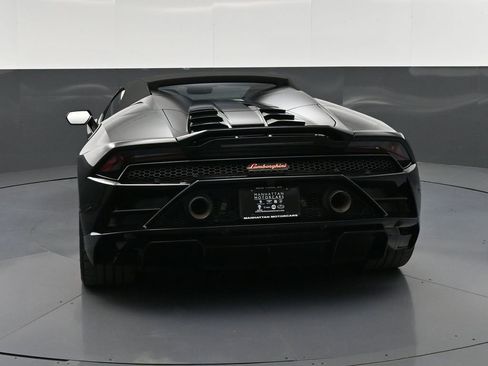 Used 2022 Lamborghini Huracan EVO RWD image 7