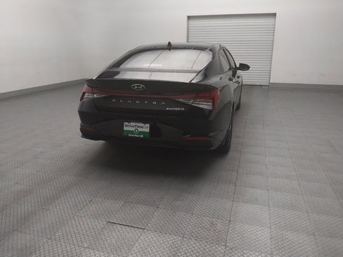 Used 2021 Hyundai Elantra Blue image 7