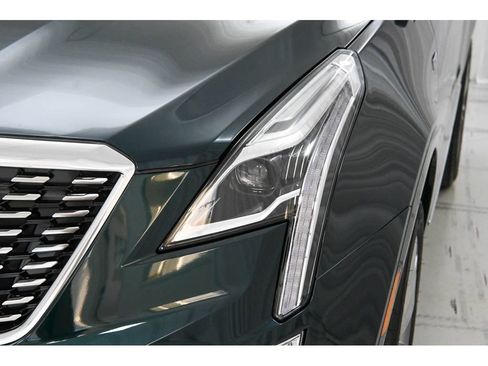 Certified 2025 Cadillac XT5 Premium Luxury image 9