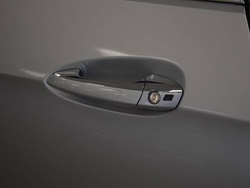 Used 2011 Mercedes-Benz E 550 Coupe image 13