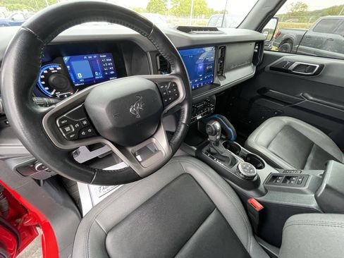 Used 2024 Ford Bronco Black Diamond w/ Sasquatch Package image 12