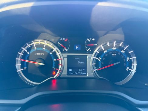 Used 2016 Toyota 4Runner SR5 image 28