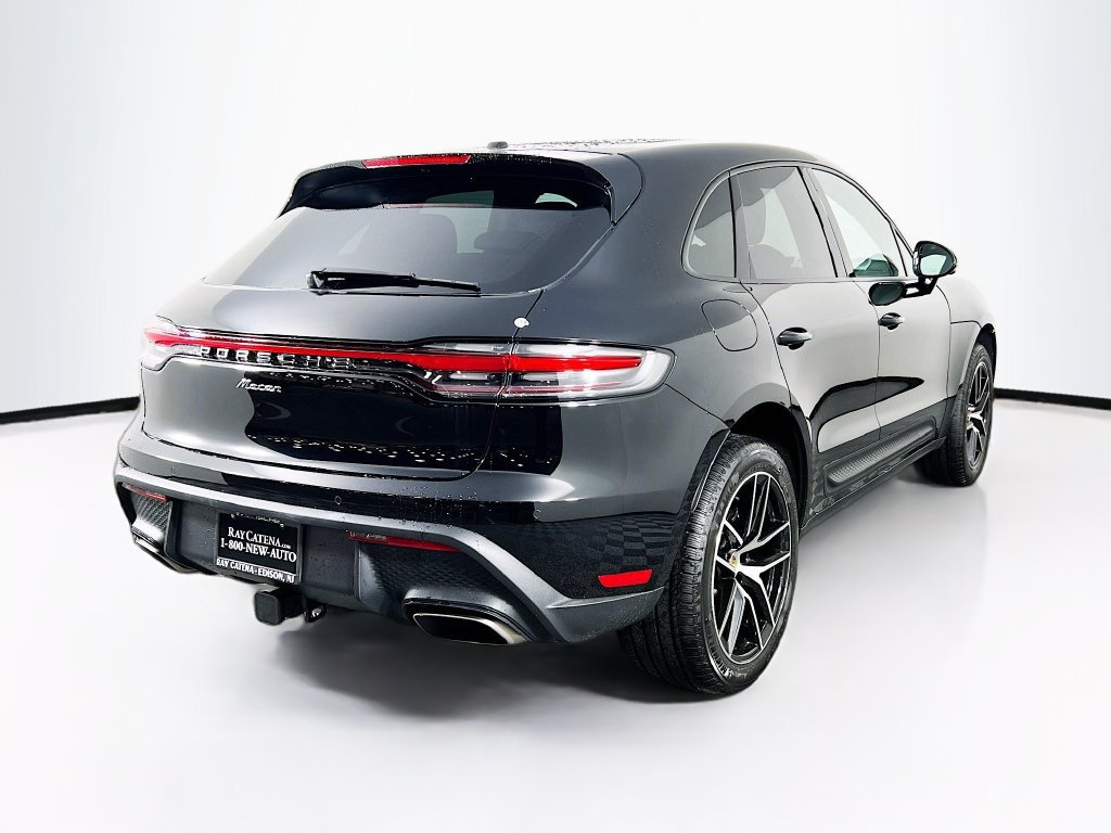 Certified 2026 Porsche Macan AWD/4WD image 9