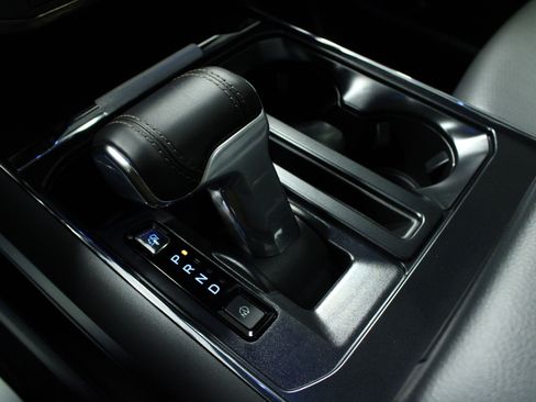 Used 2025 Ford F150 Lightning Lariat image 24