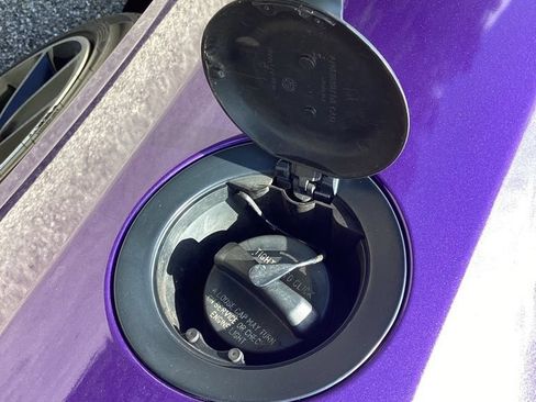 Used 2016 Dodge Challenger R/T Scat Pack w/ Leather Interior Group RWD image 19
