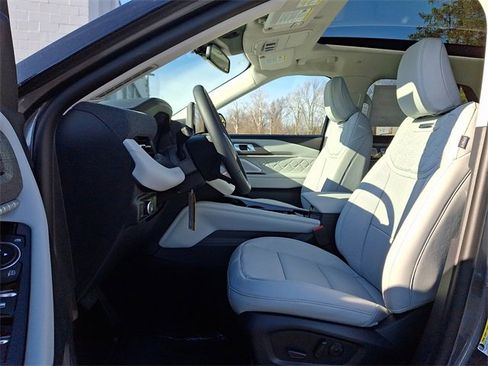 New 2026 Ford Explorer Platinum w/ LUX Leather Package image 9