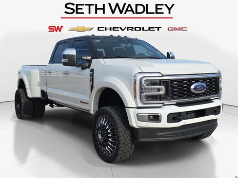 Used 2025 Ford F450 Platinum w/ Platinum Plus Package image 1
