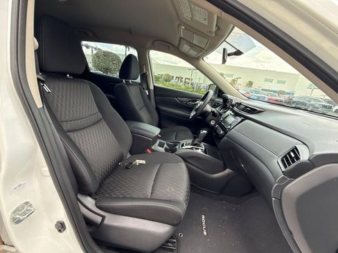 Used 2018 Nissan Rogue S FWD image 21