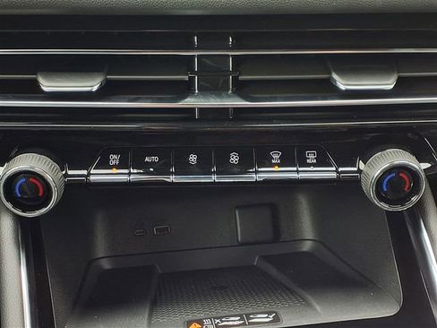 New 2026 Chevrolet Traverse High Country FWD image 12