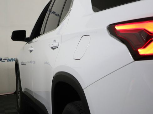 Used 2023 Chevrolet Traverse LT FWD image 10