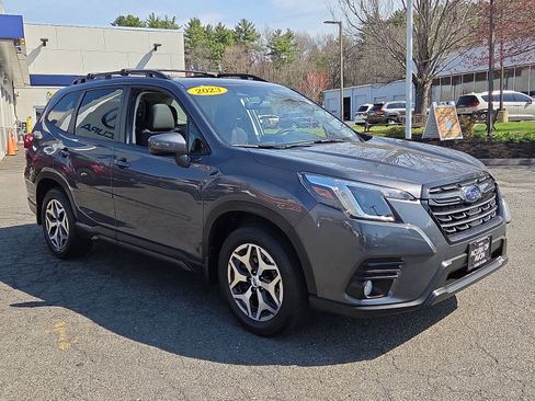 Used 2023 Subaru Forester Premium AWD/4WD image 4