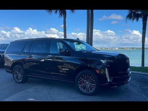 Used 2023 Cadillac Escalade ESV V image 13