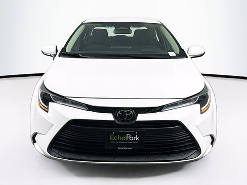 Used 2024 Toyota Corolla LE image 2