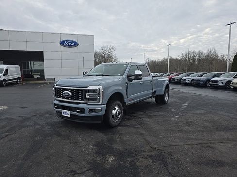 Used 2024 Ford F350 Platinum image 1