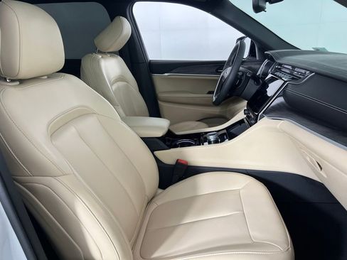 Used 2023 Jeep Grand Cherokee L Limited image 35