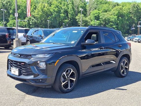 Used 2023 Chevrolet TrailBlazer RS w/ Sun and Liftgate Package AWD/4WD image 3