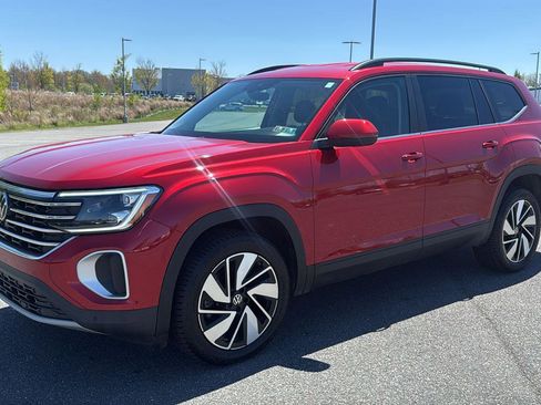 Used 2024 Volkswagen Atlas SE AWD/4WD image 12