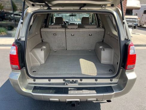 Used 2006 Toyota 4Runner SR5 AWD/4WD image 27