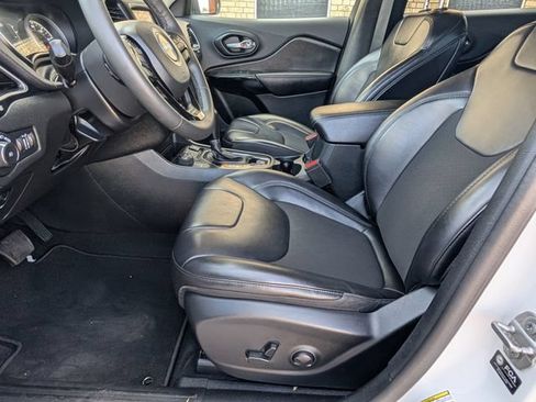Used 2022 Jeep Cherokee Latitude Plus AWD/4WD image 12