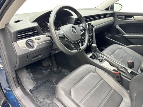 Used 2022 Volkswagen Passat 2.0T SE FWD image 48