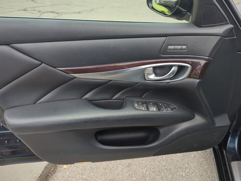 Used 2016 INFINITI Q70 L 3.7 image 10