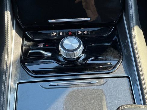 Used 2022 Jeep Wagoneer Series I w/ Premium Group I image 17