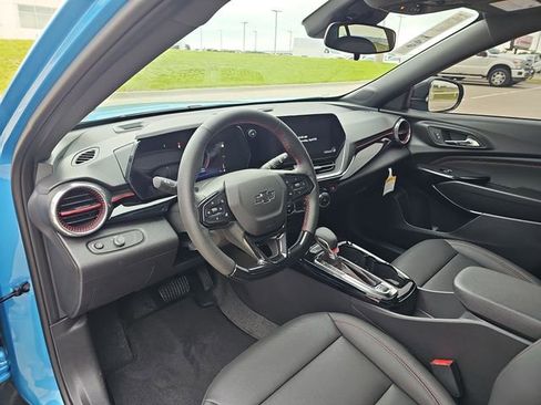 New 2026 Chevrolet Trax RS w/ Sunroof Package FWD image 10