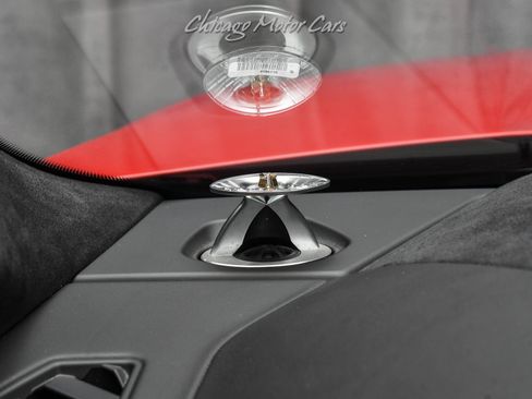 Used 2019 Lamborghini Urus image 10