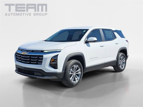 New 2026 Chevrolet Equinox LT image 3