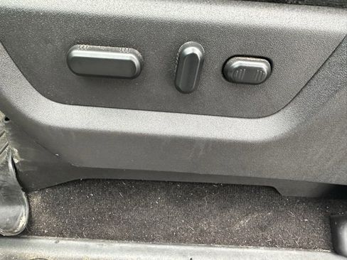 Used 2016 Ford F250 Lariat w/ Chrome Package image 24