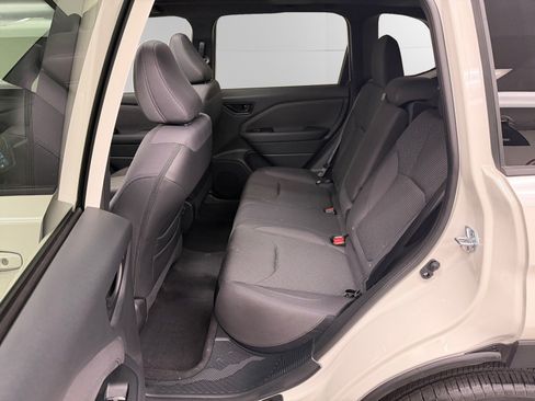 Used 2025 Subaru Forester Premium AWD/4WD image 13