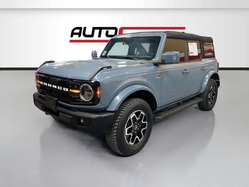 Used 2023 Ford Bronco Outer Banks AWD/4WD image 3