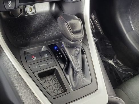 Used 2023 Toyota RAV4 XLE FWD image 30