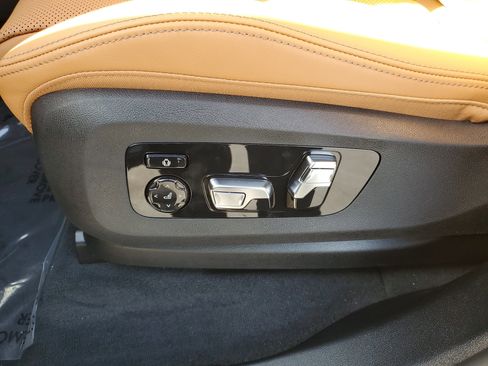 New 2026 BMW X5 M60i w/ Climate Comfort Package image 20