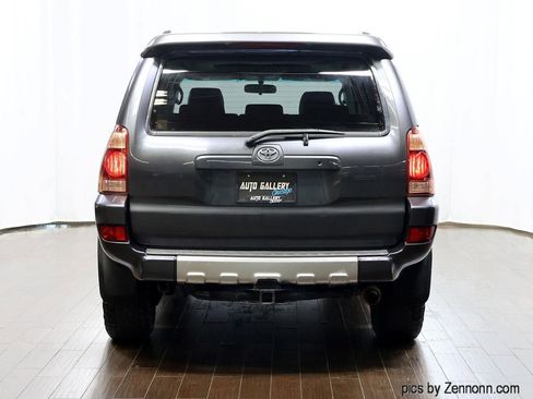 Used 2004 Toyota 4Runner SR5 AWD/4WD image 5