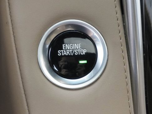 Used 2020 Cadillac Escalade Platinum AWD/4WD image 24