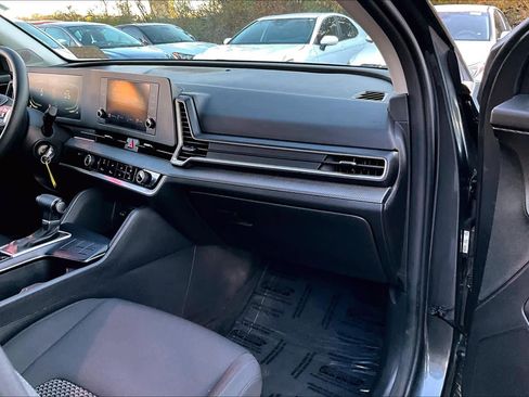 Certified 2023 Kia Sportage LX image 16