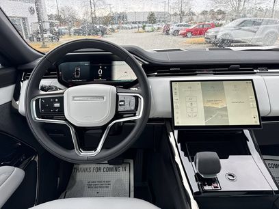 Used 2025 Land Rover Range Rover Sport SE