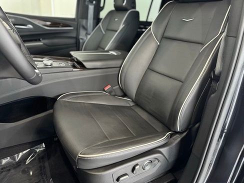 Certified 2023 Cadillac Escalade ESV Premium Luxury w/ LPO, Radiant Package AWD/4WD image 5