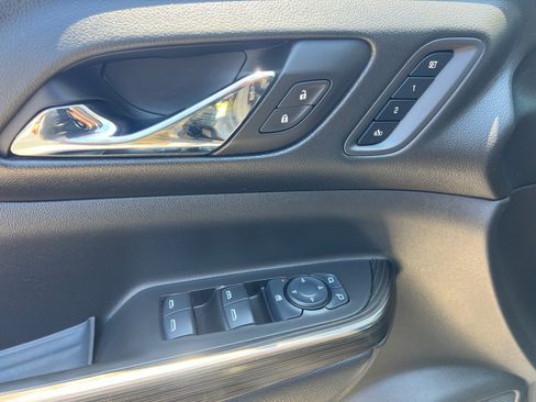 Used 2017 GMC Acadia SLT FWD image 11