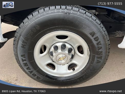 Used 2021 Chevrolet Express 2500 w/ Driver Convenience Package RWD image 10