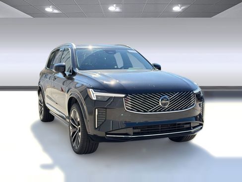 Used 2025 Volvo XC90 B5 Plus w/ Protection Package Premier AWD/4WD image 7
