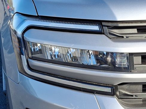 Used 2024 Ford Expedition Max XLT image 9