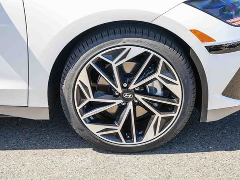 Used 2025 Hyundai Ioniq 6 SEL image 10