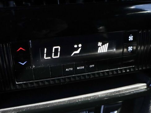 Used 2024 Jeep Wagoneer Series II w/ Flexible Seating Group RWD image 42